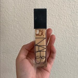 NARS natural radiant long wearing foundation
